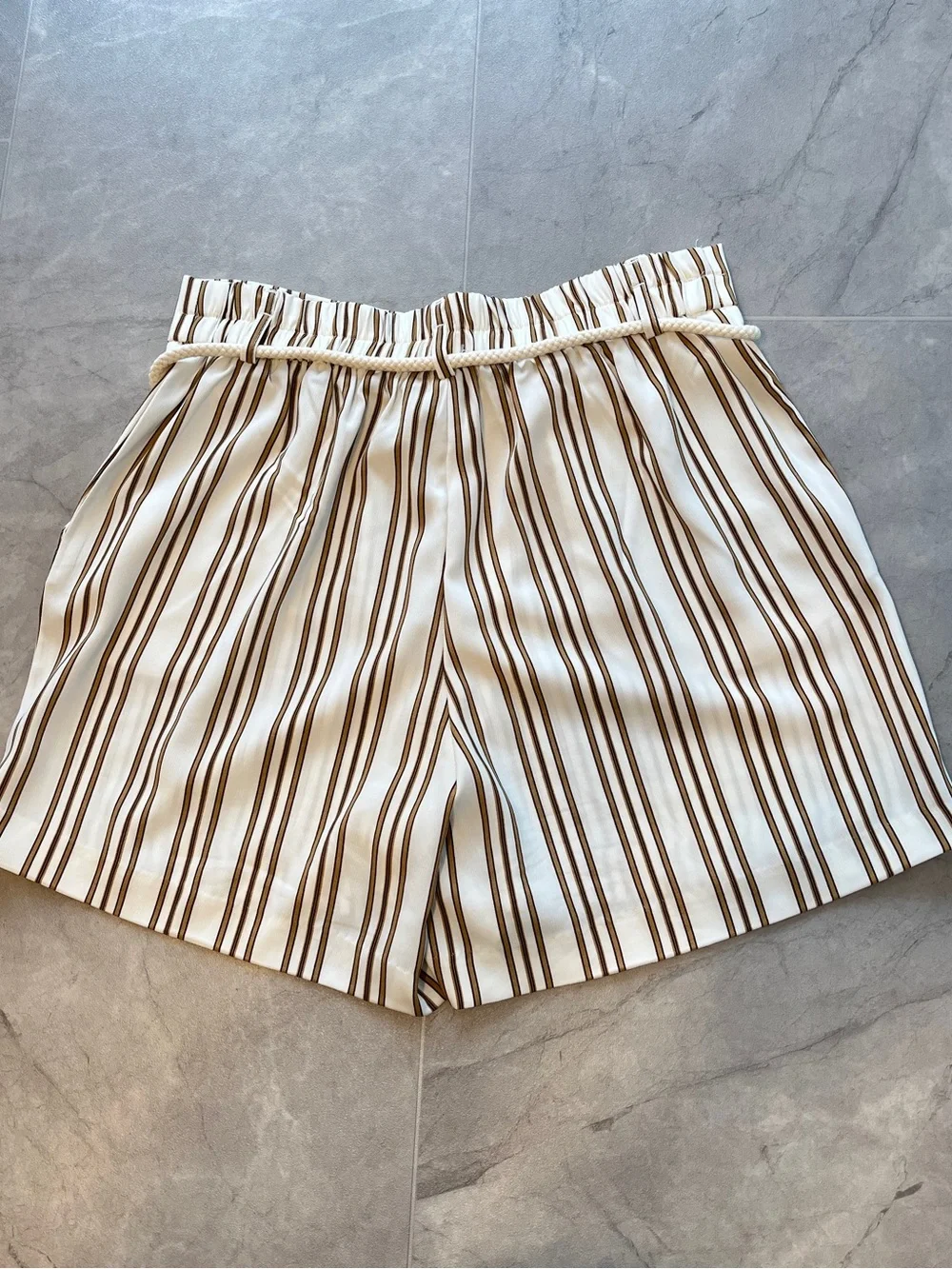 Joie Women White and brown Stripe Drawstring Bermuda Shorts Size M casual